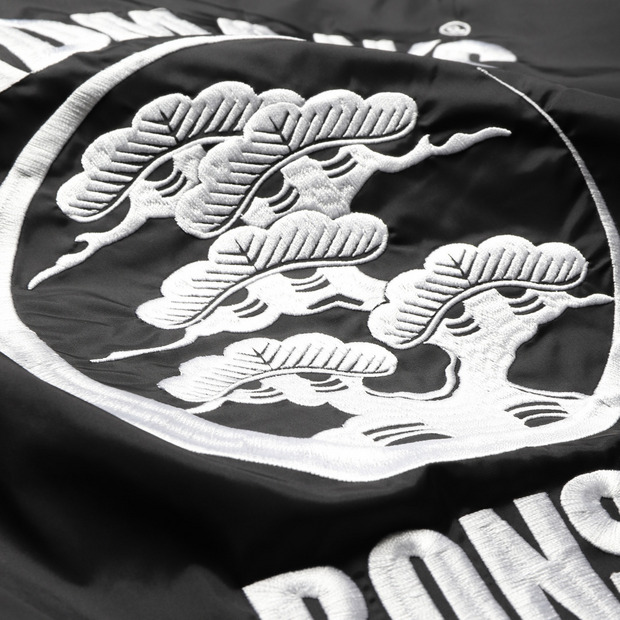 TRAD KAMON NYLON COACH JKT -BLACK-（刺繍） 詳細画像